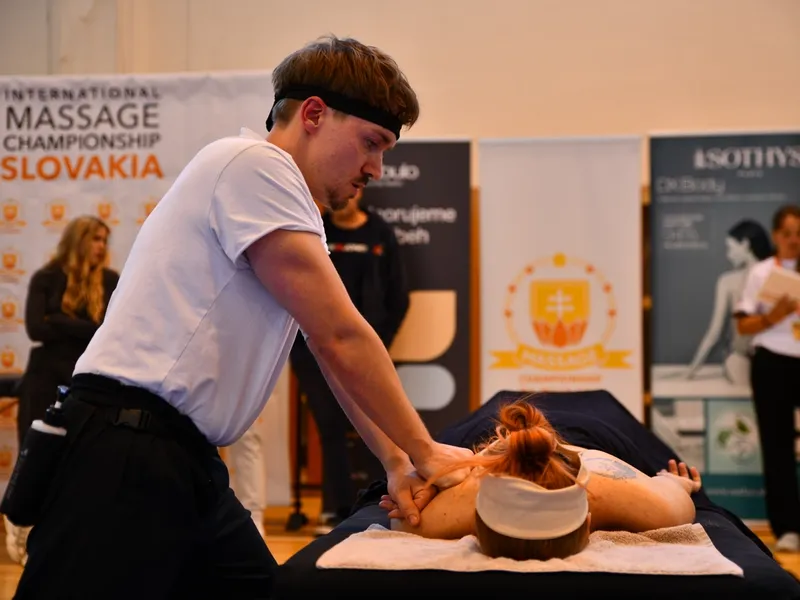 Heilmassage Behandlung in Wien 1080 – Praxis Domenic Hacker