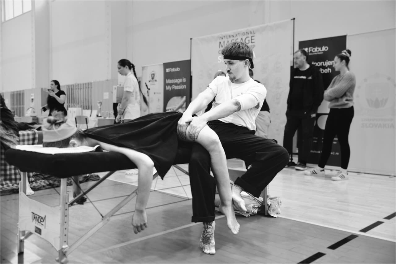 Massage-Behandlung in der Praxis Domenic Hacker, Wien 1080